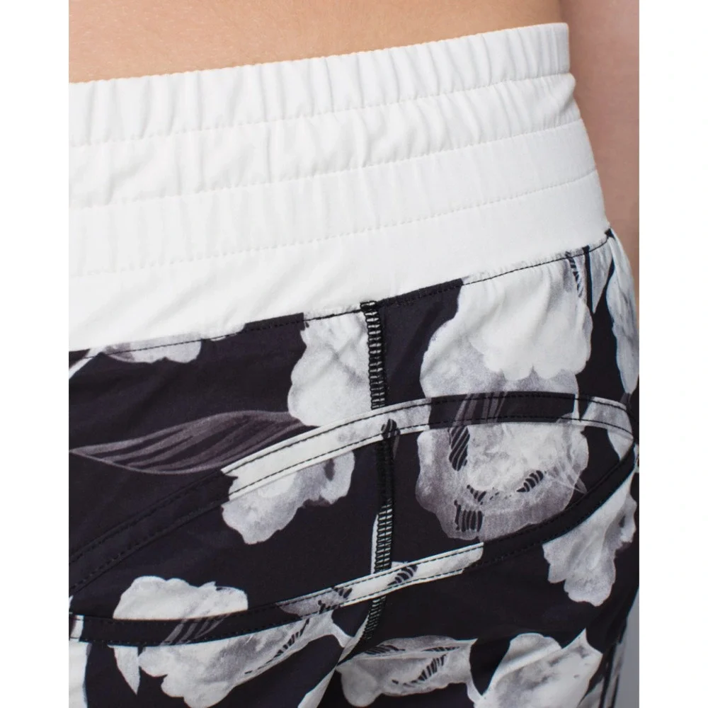Lululemon Run Track Shorts 4 NWOT